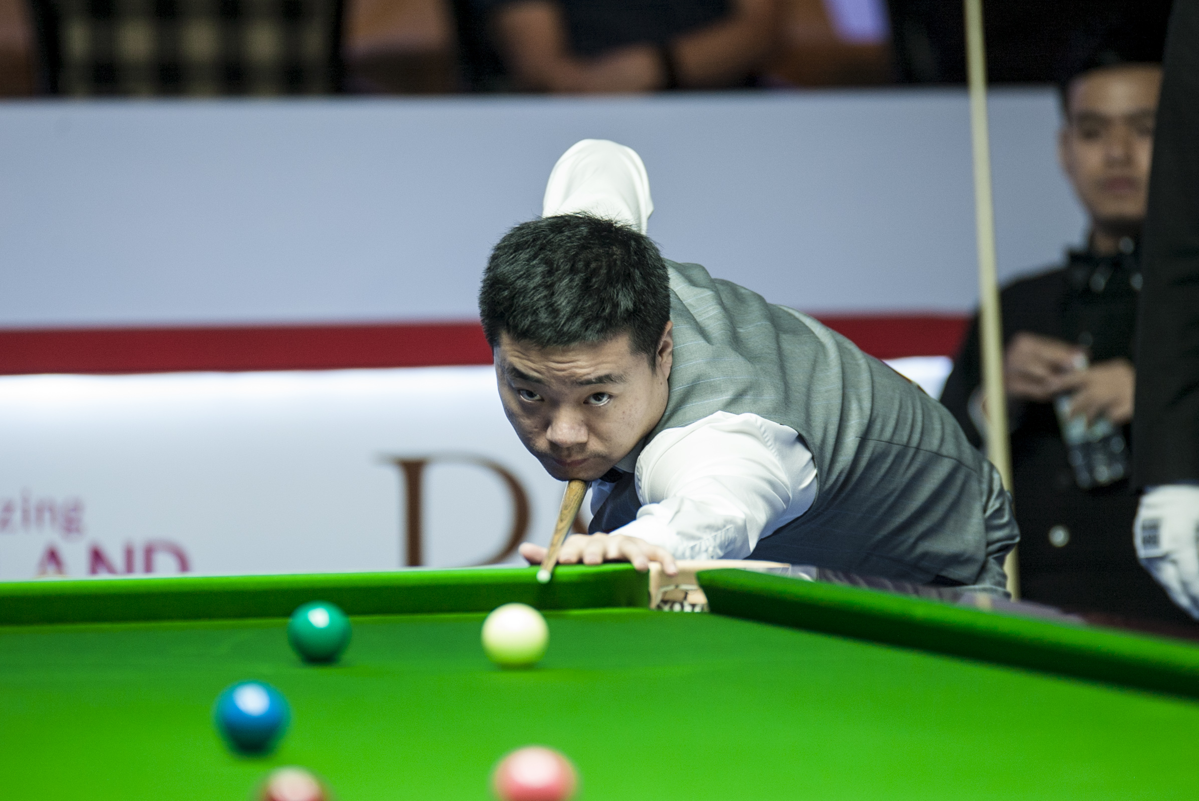 再度闯进足 再度闯进足